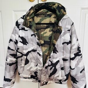 Reversible camouflage puffer